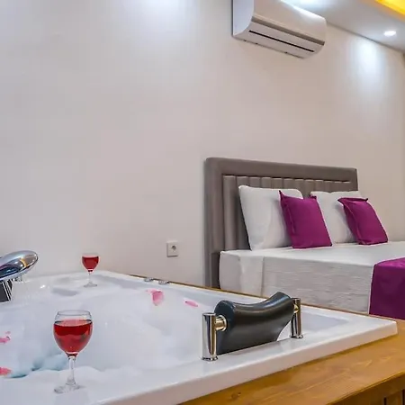 Guenes Kalkan Villa *