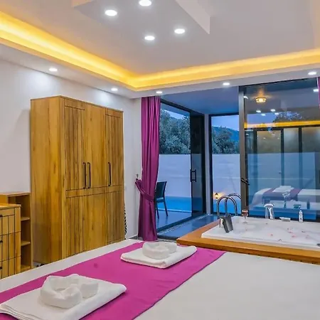 Guenes Kalkan Villa *